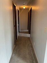 8630 Hillcrest Dr NE in Moses Lake, WA - Foto de edificio - Building Photo