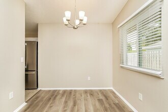 633 Timber Bay Cir W in Oldsmar, FL - Foto de edificio - Building Photo