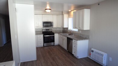 640 S Fashion Park St in Orange, CA - Building Photo - Building Photo