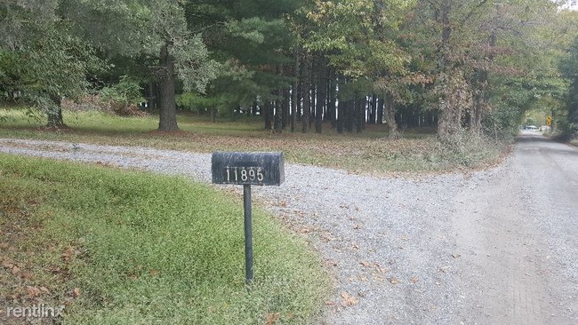 11895 Folly Ln in Lovettsville, VA - Foto de edificio - Building Photo