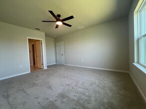 370 Crestwind Dr in Daytona Beach, FL - Building Photo - Building Photo