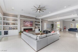 7270 Loma Alta Cir in Las Vegas, NV - Building Photo