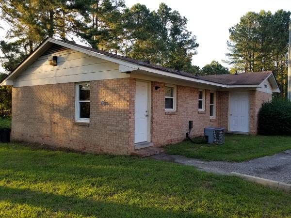 4987 Galveston Dr, Unit B in Fayetteville, NC - Building Photo - Building Photo