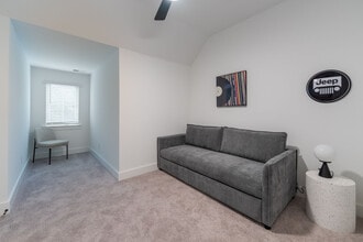 One West End in Charlotte, NC - Building Photo - Building Photo