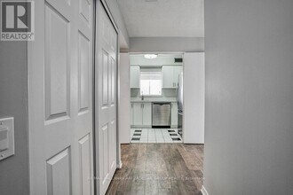 21 Overlea Blvd in Toronto, ON - Building Photo - Building Photo