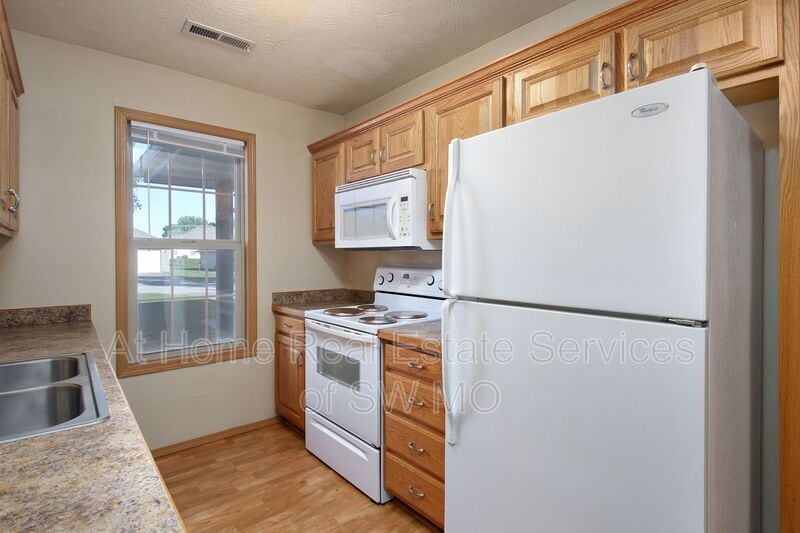 1128 N Westwood Ave Photo