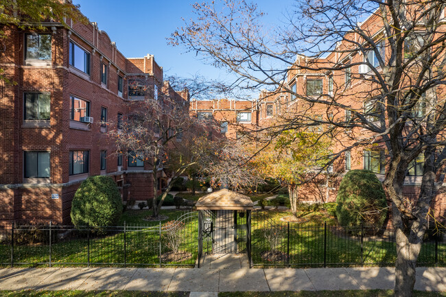 Sunny Court Condominiums in Chicago, IL - Building Photo - Building Photo