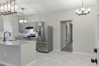 6856 Wrigley Dr in Cordova, TN - Foto de edificio - Building Photo