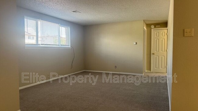 8 Alan Shepard Rd in Pueblo, CO - Building Photo - Building Photo