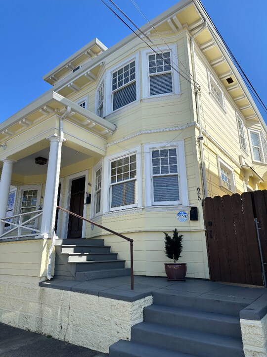 665 43rd St in Oakland, CA - Building Photo