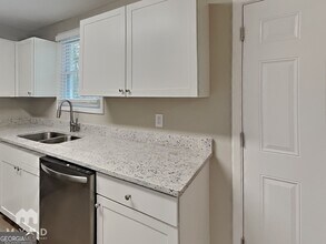 406 Blair Villa Dr SE in Atlanta, GA - Building Photo - Building Photo