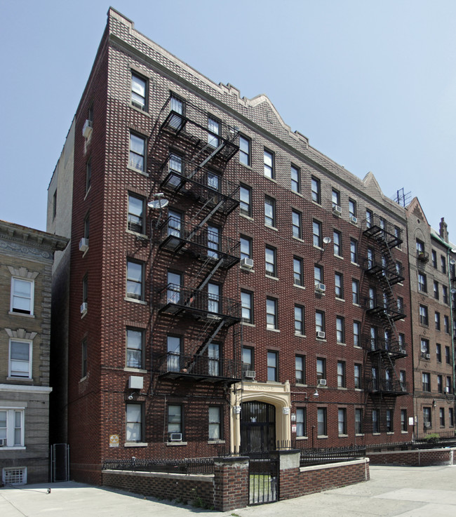 179 LINDEN BLVD in Brooklyn, NY - Building Photo - Building Photo