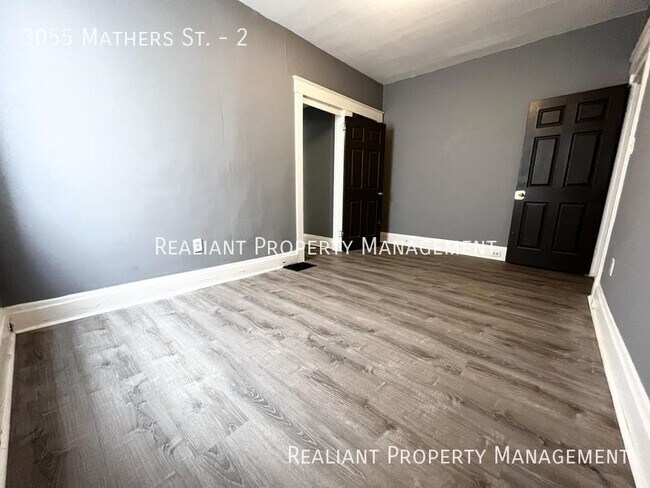 3055 Mathers St-Unit -2 in Cincinnati, OH - Building Photo - Building Photo