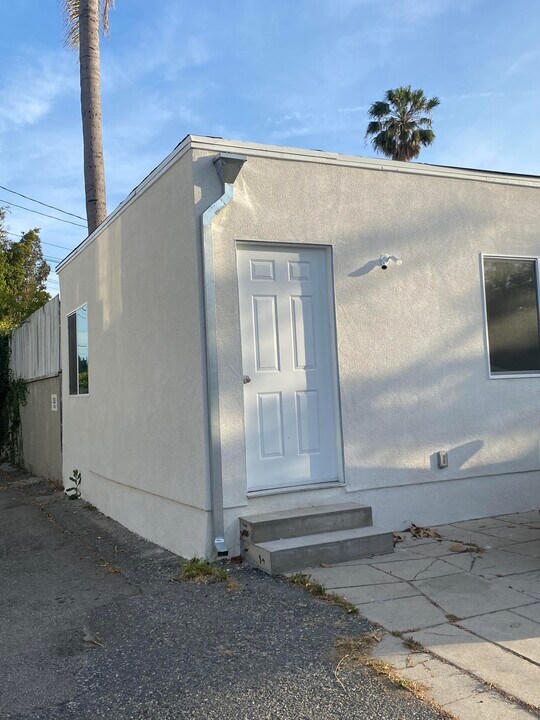 300 S La Peer Dr in Beverly Hills, CA - Foto de edificio