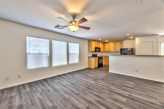 577 Lapford St in Las Vegas, NV - Building Photo - Building Photo