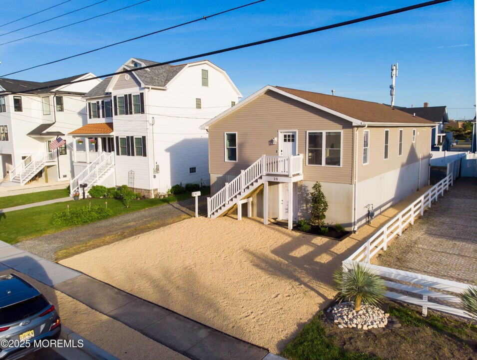 28 Central Ave in Point Pleasant Beach, NJ - Building Photo