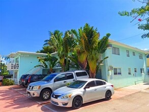 710 11th St in Miami Beach, FL - Building Photo - Building Photo