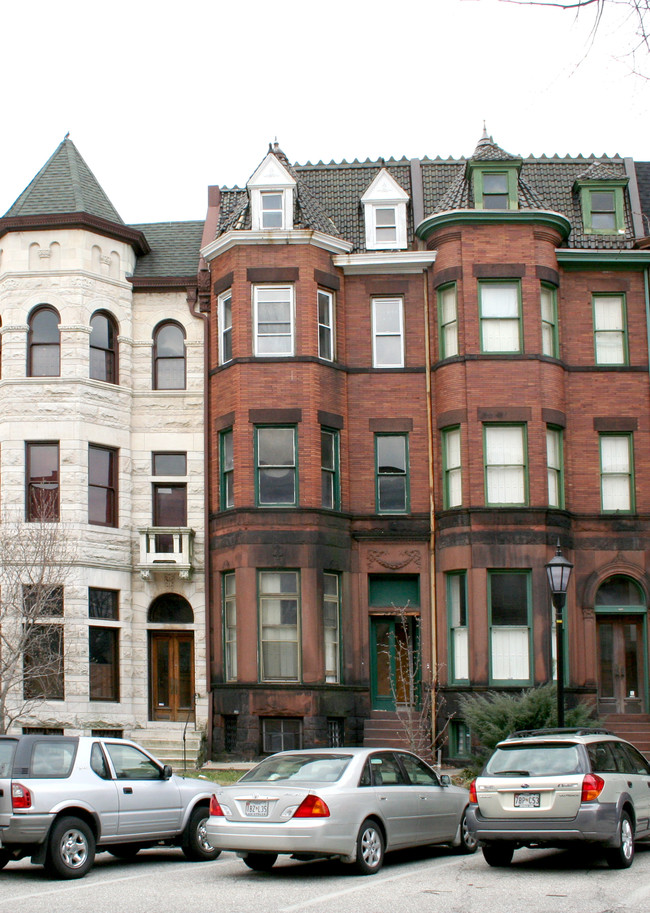 2342 Eutaw Pl in Baltimore, MD - Foto de edificio - Building Photo