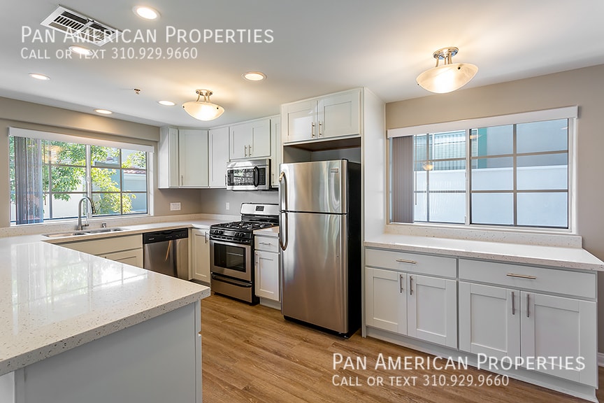 246 W Stocker St in Glendale, CA - Building Photo