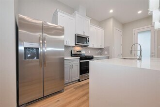 8113 Esther Acres Ln in Houston, TX - Building Photo - Building Photo