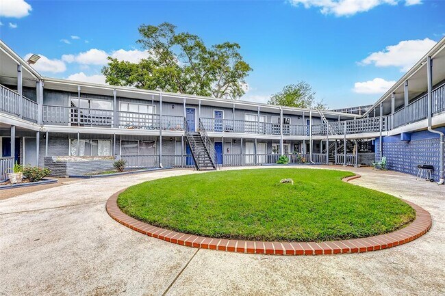 property at 7527 Gulf Fwy