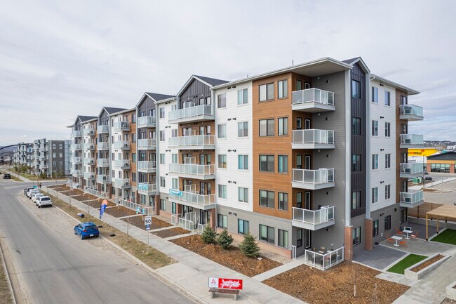 Jovie Apartments in Calgary, AB - Building Photo - Building Photo