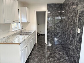 10425 SW 152nd St in Miami, FL - Building Photo - Building Photo