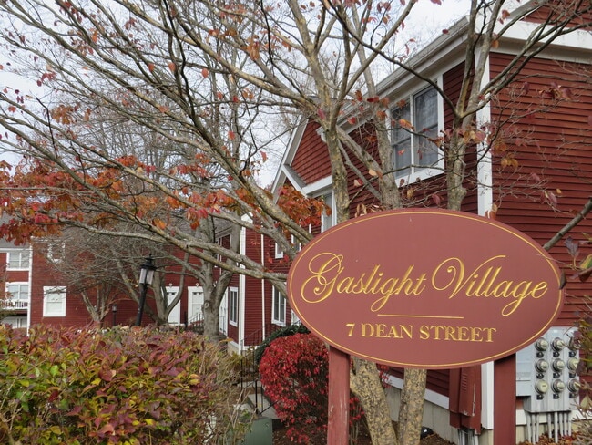 7 Dean St in Danbury, CT - Building Photo - Building Photo