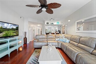 300 Robin Hood Cir in Naples, FL - Building Photo - Building Photo