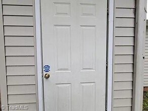 1615 E 10th St in Winston-Salem, NC - Foto de edificio - Building Photo