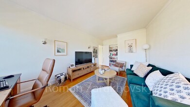 1850 Commonwealth Ave in Boston, MA - Building Photo - Building Photo