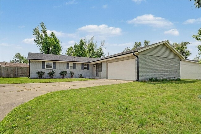 property at 1404 W Pine St