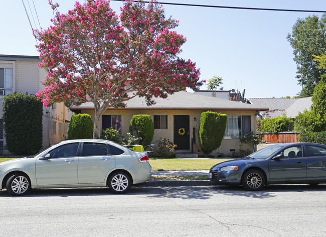 706 E Lomita Ave in Glendale, CA - Building Photo - Building Photo