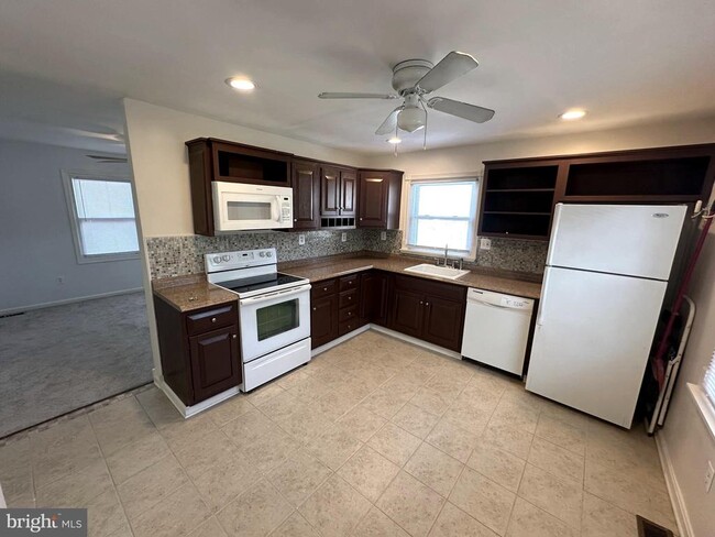 5111 Fable St in Capitol Heights, MD - Foto de edificio - Building Photo