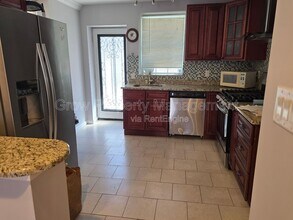 1649 S Bailey St in Philadelphia, PA - Building Photo - Building Photo