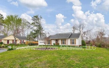 108 Sandpiper Ct in Fletcher, NC - Building Photo - Building Photo