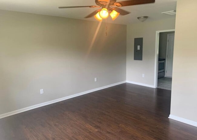 304 S Elm St in Pendleton, SC - Building Photo - Building Photo