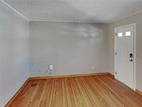 2605 Eastman Dr in St. Paul, MN - Building Photo - Building Photo