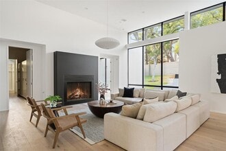 2704 Mountain Laurel Dr in Austin, TX - Building Photo - Building Photo