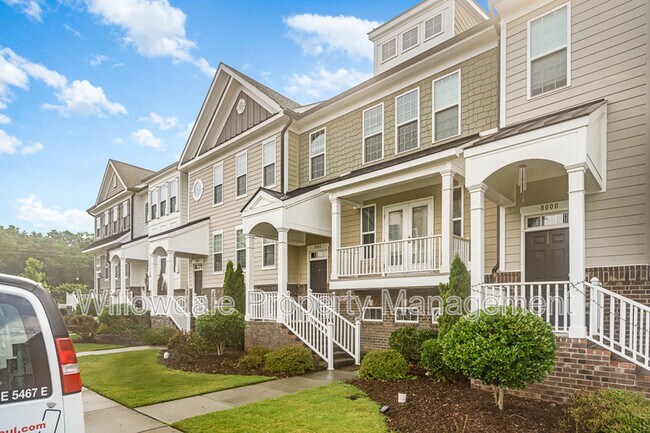 8002 Reedybrook Crossing in Apex, NC - Building Photo - Building Photo