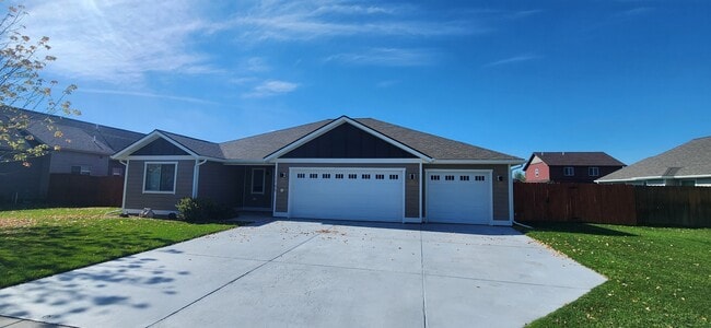 property at 1705 Ingomar Blvd
