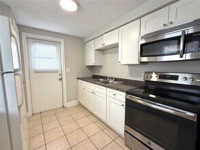 10022 E Wilder Ave in Tampa, FL - Building Photo - Building Photo