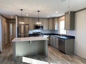 1202 Ironstone Ln in Mt. Pleasant, MI - Building Photo