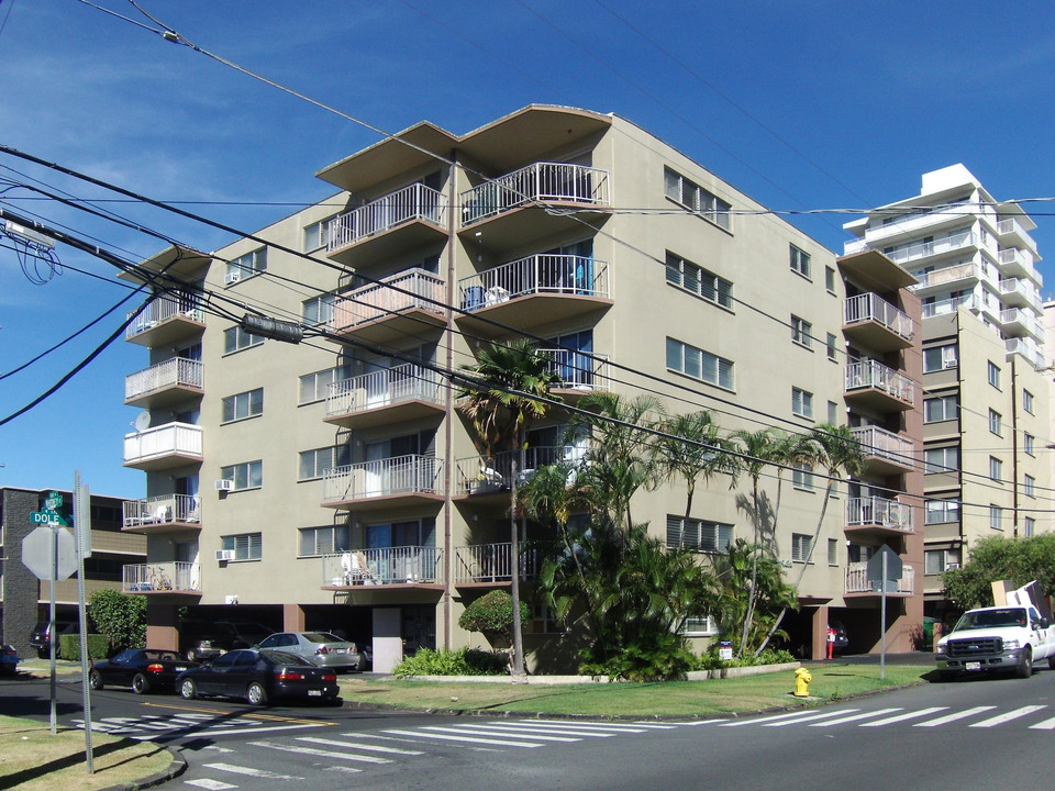 Chateau Chamberlain in Honolulu, HI - Building Photo