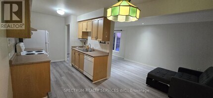 3475 Angel Pass Dr in Mississauga, ON - Building Photo - Building Photo