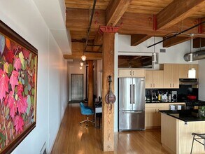 9 W Broadway, Unit 1 in Boston, MA - Building Photo - Building Photo