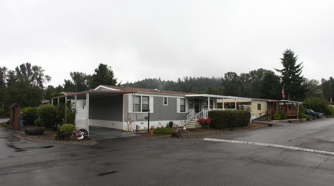 1510 Maple Ln in Kent, WA - Foto de edificio - Building Photo