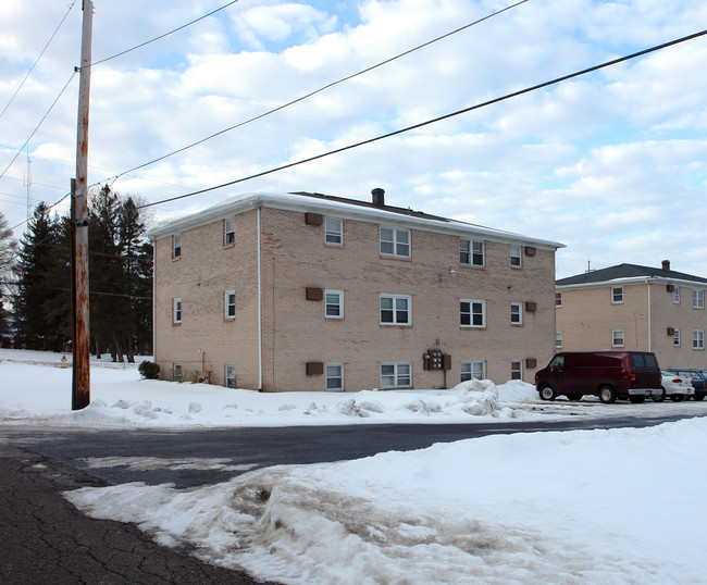 98 Washington Blvd in Youngstown, OH - Foto de edificio - Building Photo