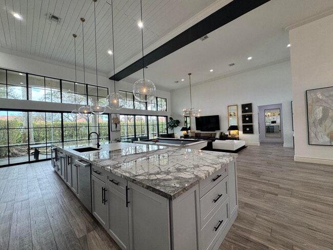 2555 NW 59th St in Boca Raton, FL - Building Photo - Building Photo