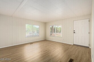 9710 E Baywood Ave in Mesa, AZ - Building Photo - Building Photo